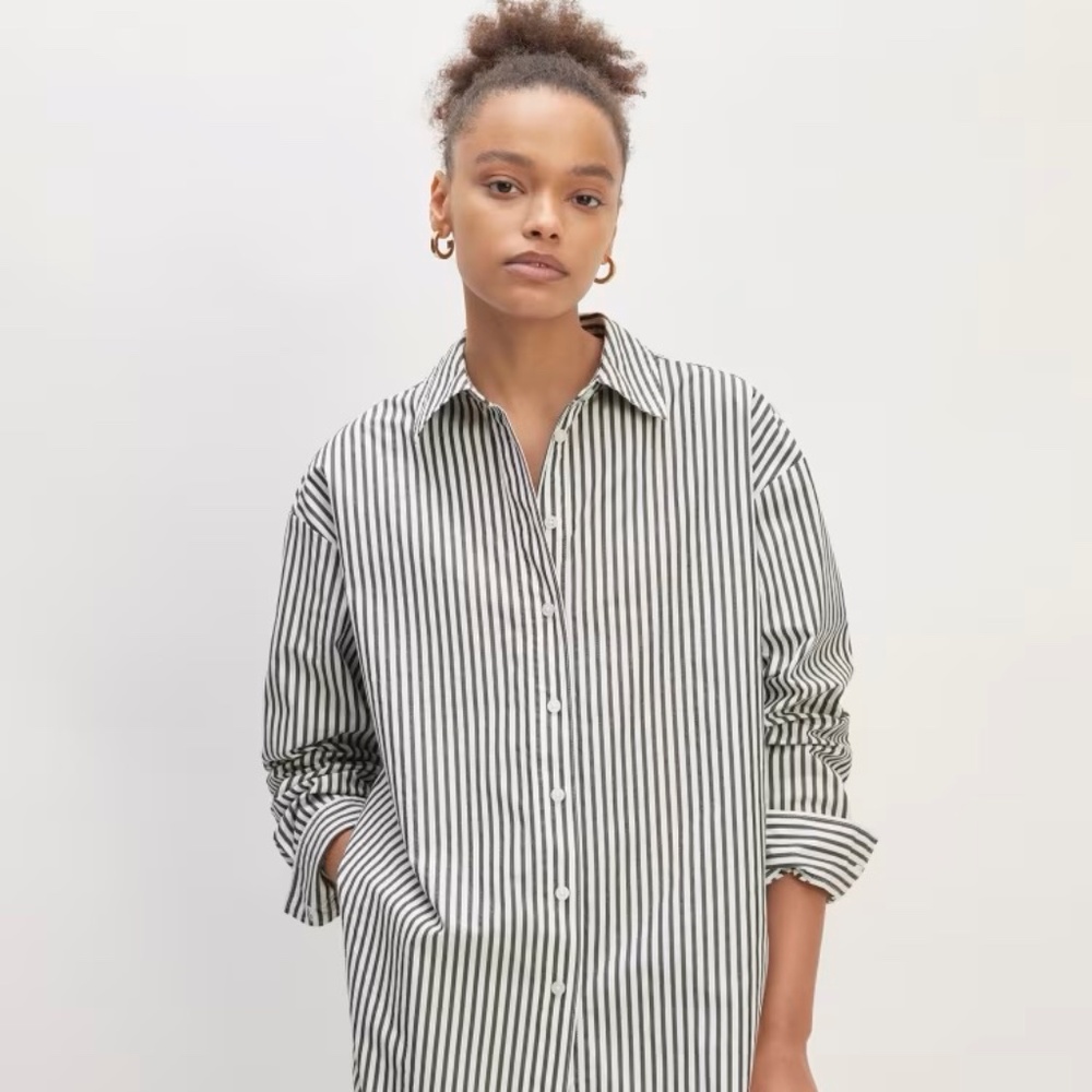 *NEW* Everlane | Gray and White Striped Button Up Shirt | Medium